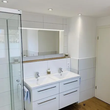 בית נופש Annemarie 2 *